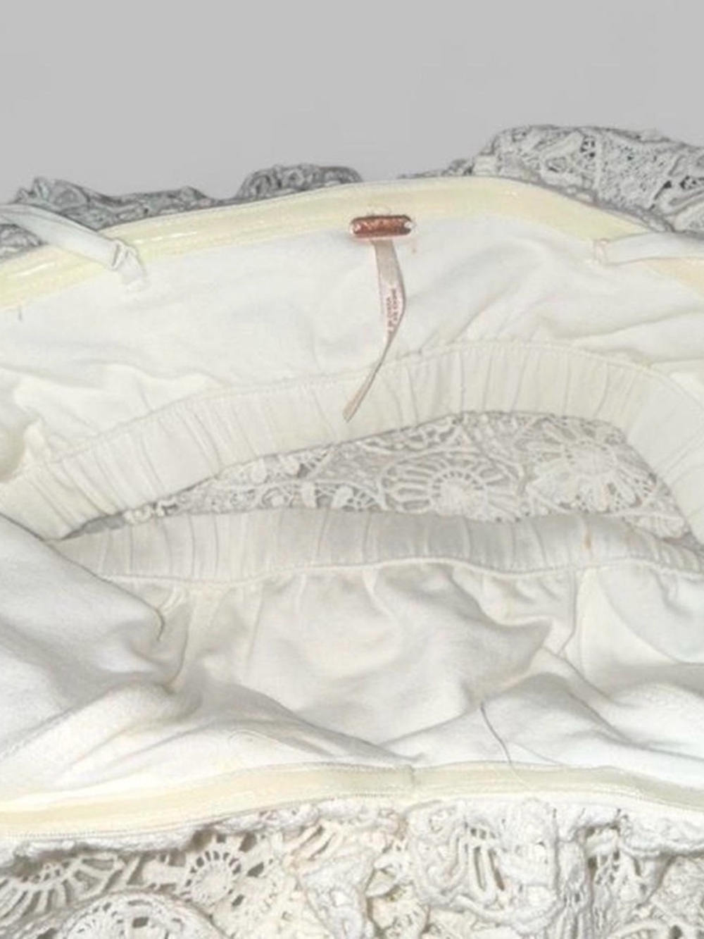 Free People White Lace Women’s Top. Size XS. 100% Cotton. May be worn strapless. - Picture 6 of 7